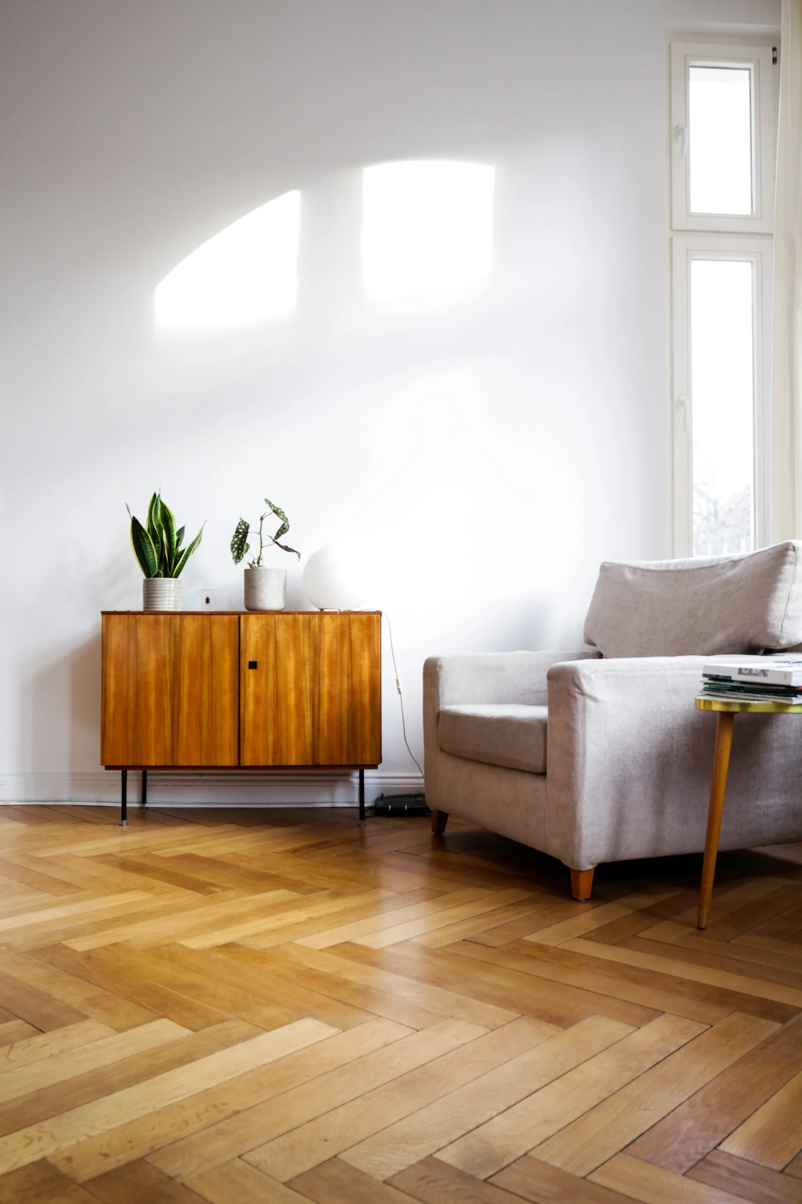 Architektur- und Einrichtungsmotiv, illustrative Bildwelt
